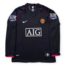 Load image into Gallery viewer, Cristiano Ronaldo #7 Manchester United Long Sleeve Jersey | Gold Sleeve Patch Edition Retro