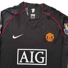 Load image into Gallery viewer, Cristiano Ronaldo #7 Manchester United Long Sleeve Jersey | Gold Sleeve Patch Edition Retro