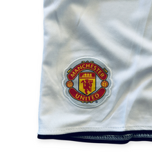 Load image into Gallery viewer, Cristiano Ronaldo #7 Manchester United 2007-2008 Away Kids Jersey & Shorts Set - Black Retro Kit