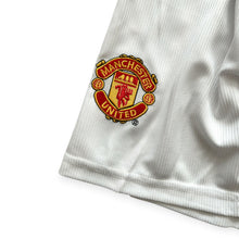 Load image into Gallery viewer, Kids David Beckham 7 Manchester United 1998-99 Retro Home Jersey & Shorts Set Umbro