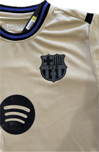 Load image into Gallery viewer, Lamine Yamal #10 FC Barcelona 2025-2026 Kobe Edition Youth Kids Kit - Jersey & Shorts Set FCB logo