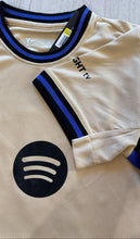 Load image into Gallery viewer, Lamine Yamal #10 FC Barcelona 2025-2026 Kobe Edition Youth Kids Kit - Jersey & Shorts Set sleeve with Spotify logo