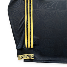 Load image into Gallery viewer, E. ÁLVAREZ #4 Mexico "Mexico de Oro" Black & Gold Jersey - Adidas Originals Special Edition Long Sleeve