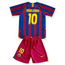 Load image into Gallery viewer, Ronaldinho #10 FC Barcelona 2005-2006 Home Retro Kids Jersey & Shorts Set