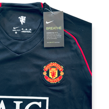 Load image into Gallery viewer, Cristiano Ronaldo #7 Manchester United 2007-2008 Away Kids Jersey &amp; Shorts Set - Black Retro Kit
