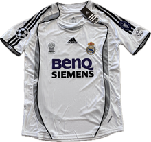 Load image into Gallery viewer, David Beckham Adidas #23 Real Madrid 2006-2007 Home Jersey - Final Season La Liga front 
