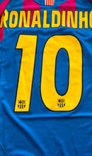 Load image into Gallery viewer, Ronaldinho 10 Jersey FC Barcelona Nike 2006 Retro Football Soccer Jersey Football Champions League Final Paris

