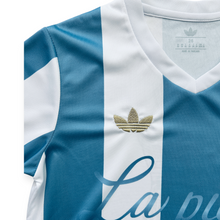 Load image into Gallery viewer, Lionel Messi #10 Argentina "La Pulga" Special Edition Kids Kit - World Cup 3-Star Away - Jersey &amp; Shorts Set
