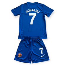 Load image into Gallery viewer, Manchester United 2007/2008 Cristiano Ronaldo Blue Nike Soccer Jersey Blue Champions League YOUTH KIDS
