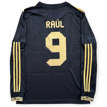 Load image into Gallery viewer, RAÚL #9 Mexico "Mexico de Oro" Black &amp; Gold Jersey - Adidas Originals Special Edition Long Sleeve
