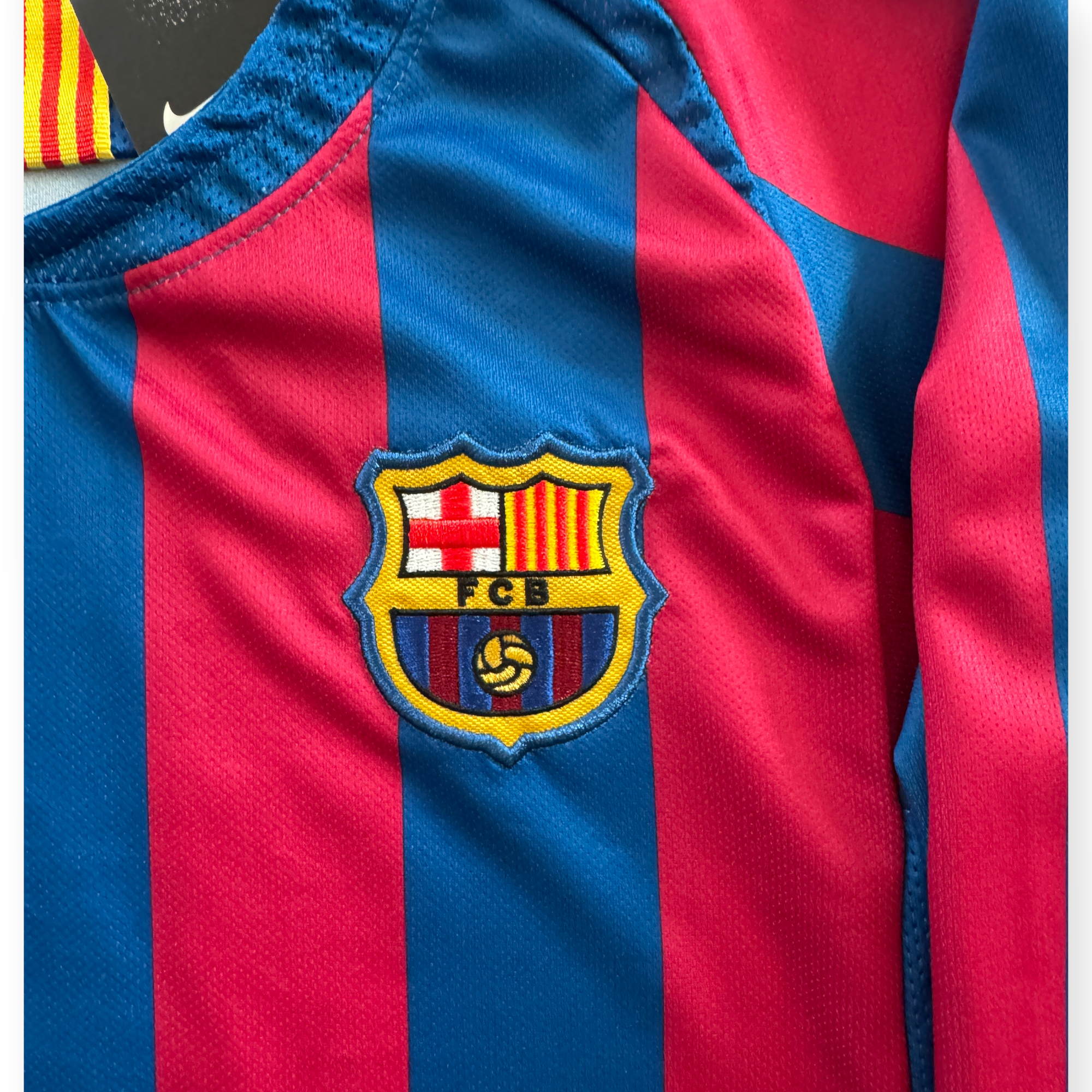 Ronaldinho 10 FC Barcelona 2005-06 Nike Home Retro Long Sleeve