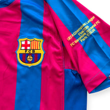 Load image into Gallery viewer, Ronaldinho #10 FC Barcelona 2005-2006 Home Men's Retro Jersey - Champions League Final Paris Edition
