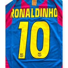 Load image into Gallery viewer, Ronaldinho #10 FC Barcelona 2005-2006 Home Men's Retro Jersey - Champions League Final Paris Edition
