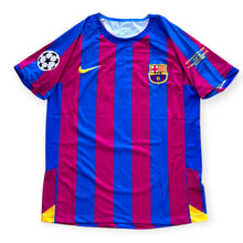 Load image into Gallery viewer, Ronaldinho #10 FC Barcelona 2005-2006 Home Men's Retro Jersey - Champions League Final Paris Edition
