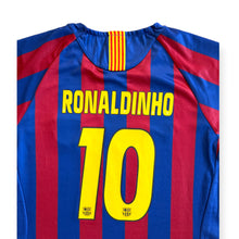 Load image into Gallery viewer, Ronaldinho #10 FC Barcelona 2005-2006 Home Retro Kids Jersey &amp; Shorts Set
