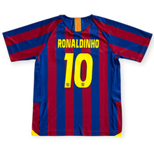 Load image into Gallery viewer, Ronaldinho #10 FC Barcelona 2005-2006 Home Retro Kids Jersey &amp; Shorts Set
