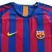 Load image into Gallery viewer, Ronaldinho #10 FC Barcelona 2005-2006 Home Retro Kids Jersey &amp; Shorts Set
