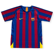 Load image into Gallery viewer, Ronaldinho #10 FC Barcelona 2005-2006 Home Retro Kids Jersey &amp; Shorts Set

