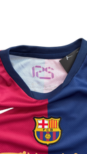 Load image into Gallery viewer, lamine-yamal-barca-jersey-tag-and-collar-detail Nike

